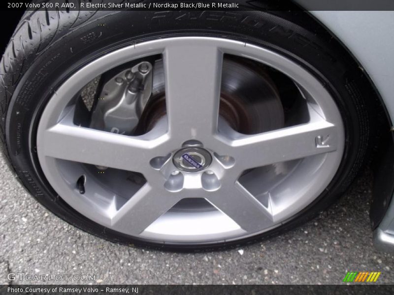  2007 S60 R AWD Wheel