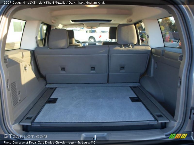 Light Khaki Metallic / Dark Khaki/Medium Khaki 2007 Dodge Nitro SXT