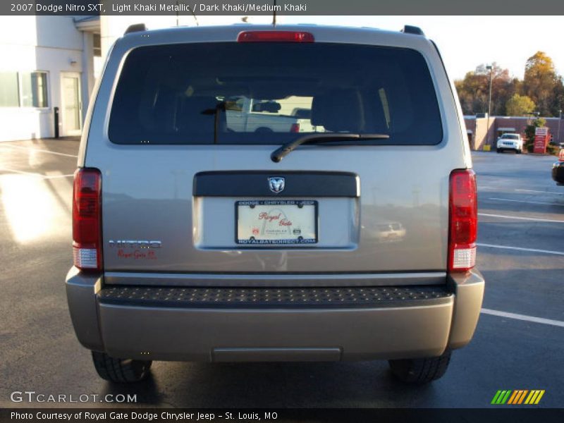 Light Khaki Metallic / Dark Khaki/Medium Khaki 2007 Dodge Nitro SXT