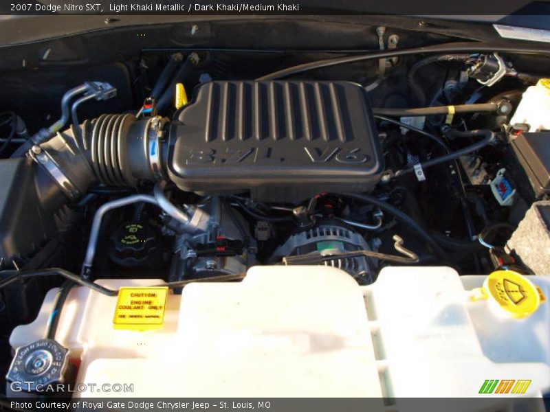Light Khaki Metallic / Dark Khaki/Medium Khaki 2007 Dodge Nitro SXT