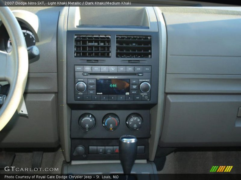 Light Khaki Metallic / Dark Khaki/Medium Khaki 2007 Dodge Nitro SXT