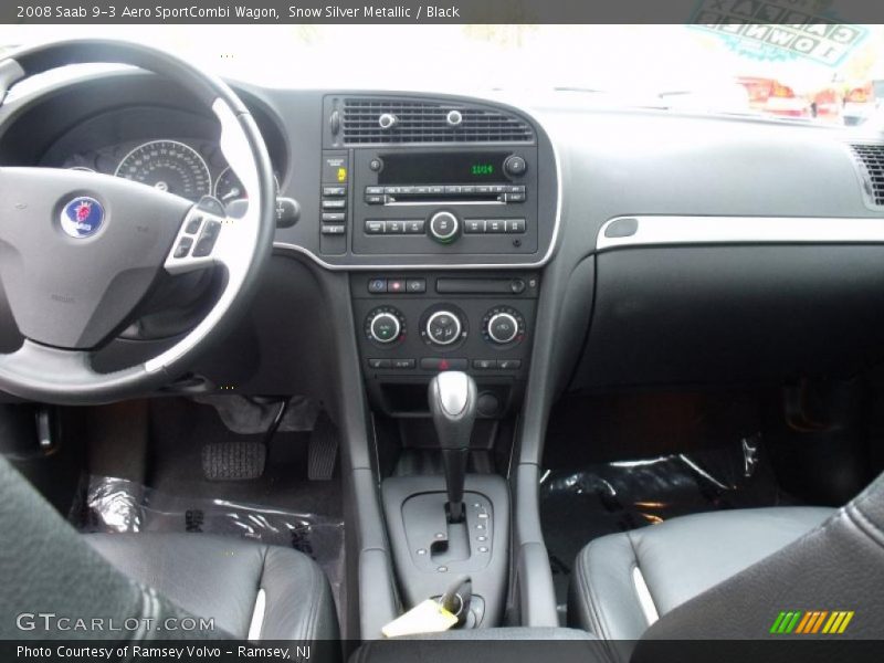 Dashboard of 2008 9-3 Aero SportCombi Wagon