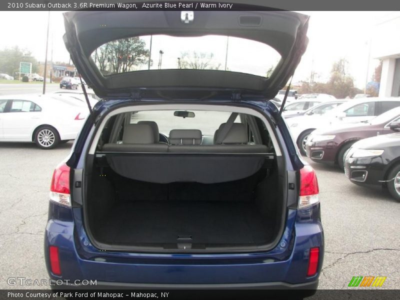  2010 Outback 3.6R Premium Wagon Trunk