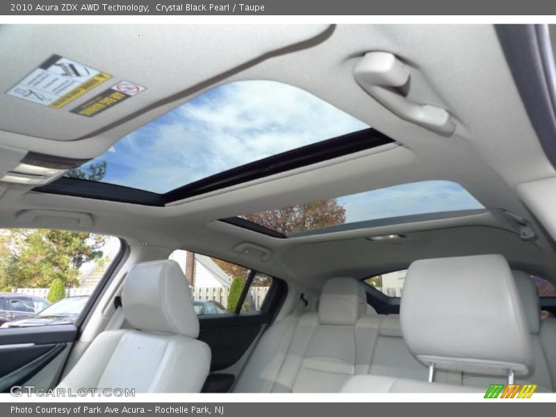 Sunroof of 2010 ZDX AWD Technology