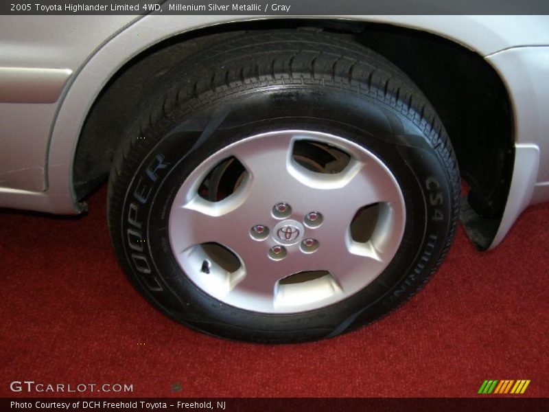 Millenium Silver Metallic / Gray 2005 Toyota Highlander Limited 4WD