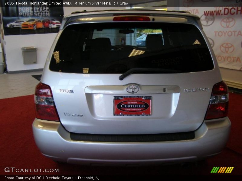 Millenium Silver Metallic / Gray 2005 Toyota Highlander Limited 4WD