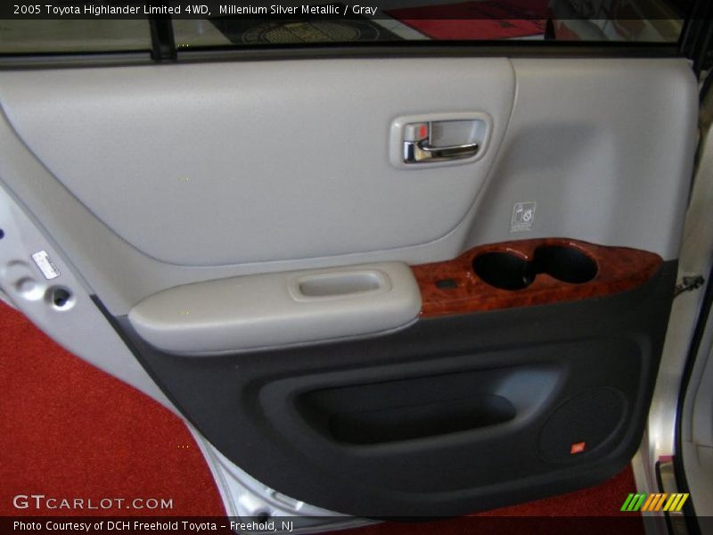 Millenium Silver Metallic / Gray 2005 Toyota Highlander Limited 4WD