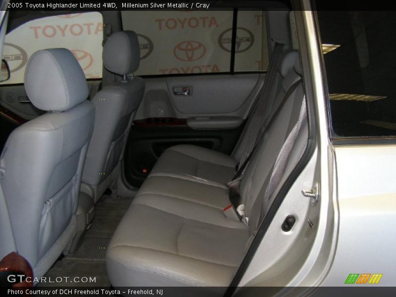 Millenium Silver Metallic / Gray 2005 Toyota Highlander Limited 4WD