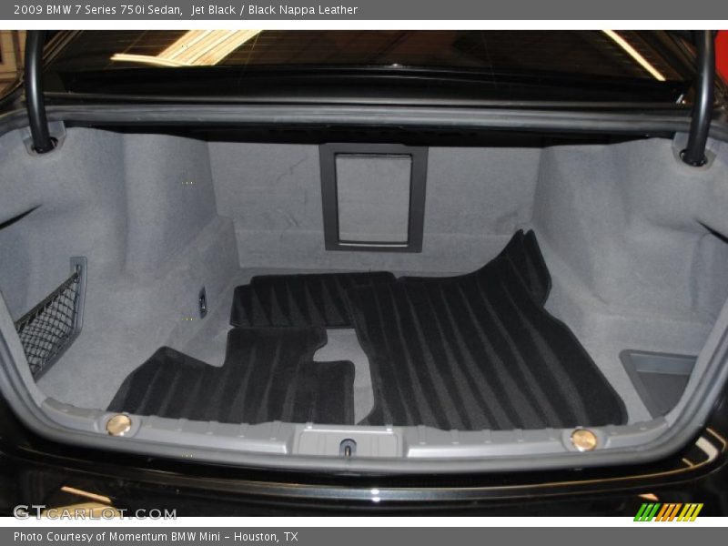  2009 7 Series 750i Sedan Trunk