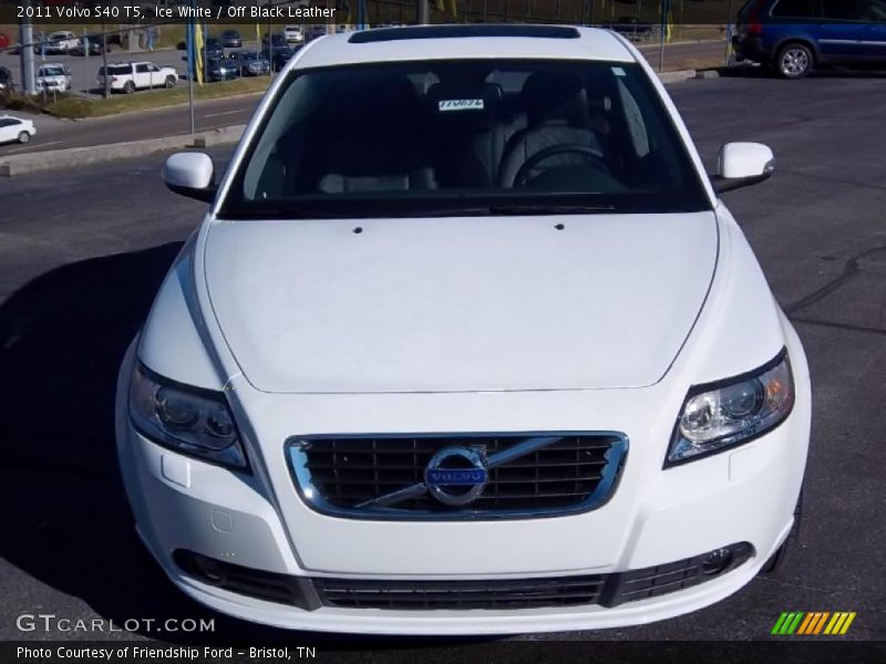 Ice White / Off Black Leather 2011 Volvo S40 T5