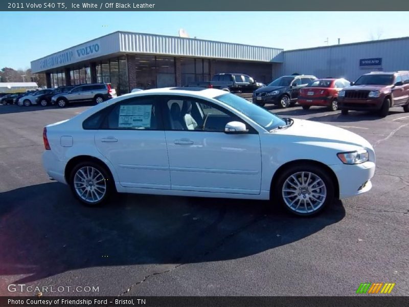 Ice White / Off Black Leather 2011 Volvo S40 T5