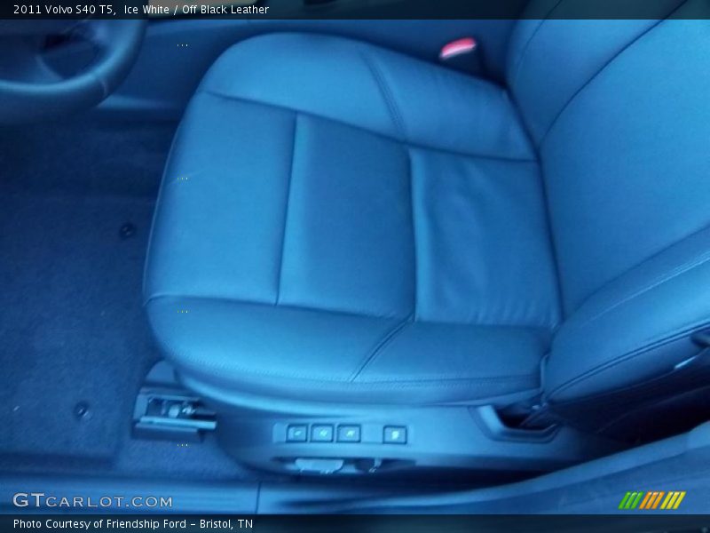 Ice White / Off Black Leather 2011 Volvo S40 T5