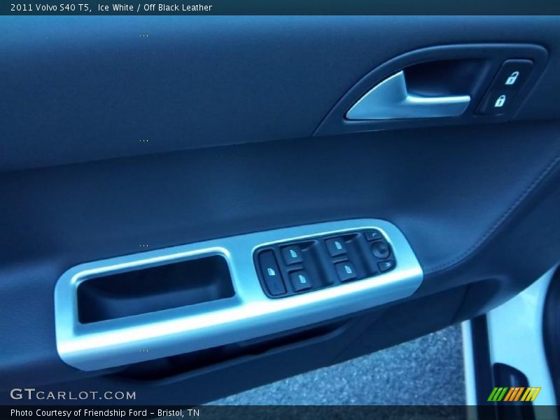 Ice White / Off Black Leather 2011 Volvo S40 T5
