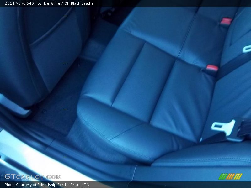 Ice White / Off Black Leather 2011 Volvo S40 T5