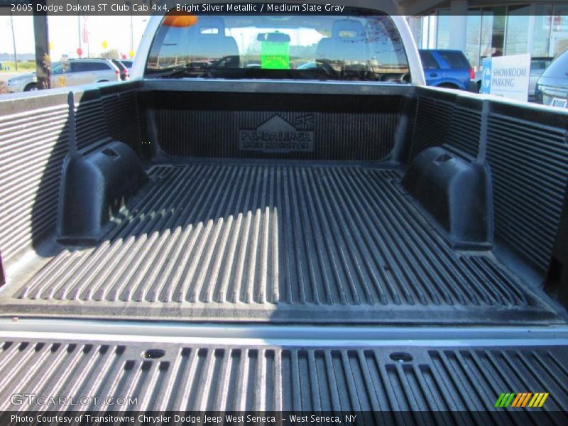 Bright Silver Metallic / Medium Slate Gray 2005 Dodge Dakota ST Club Cab 4x4
