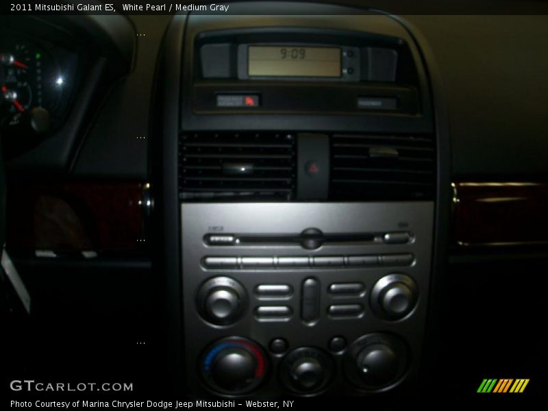 White Pearl / Medium Gray 2011 Mitsubishi Galant ES