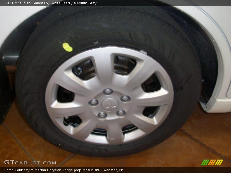 White Pearl / Medium Gray 2011 Mitsubishi Galant ES