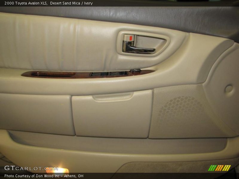 Desert Sand Mica / Ivory 2000 Toyota Avalon XLS
