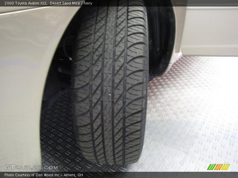 Desert Sand Mica / Ivory 2000 Toyota Avalon XLS