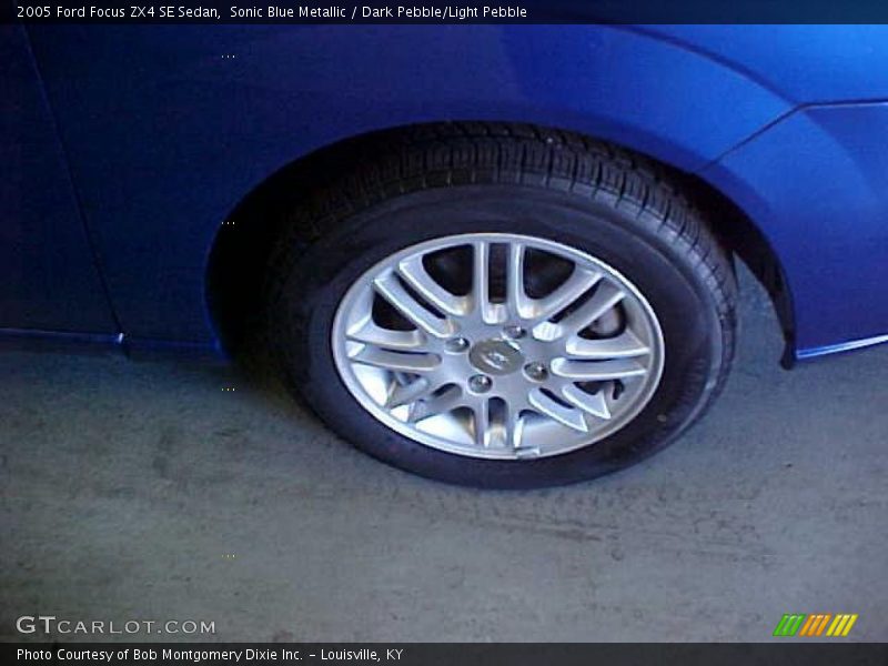 Sonic Blue Metallic / Dark Pebble/Light Pebble 2005 Ford Focus ZX4 SE Sedan