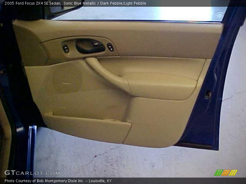 Sonic Blue Metallic / Dark Pebble/Light Pebble 2005 Ford Focus ZX4 SE Sedan