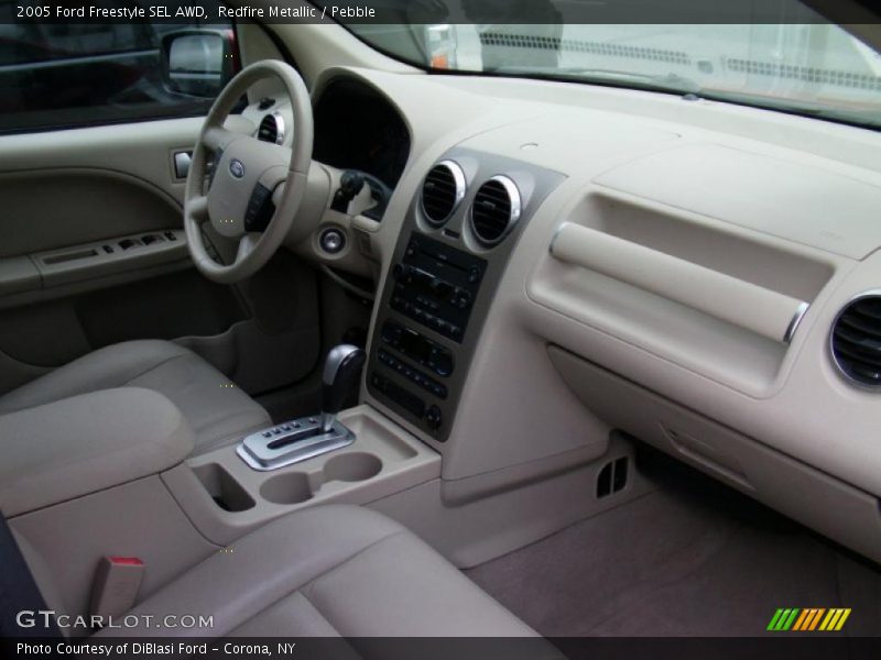  2005 Freestyle SEL AWD Pebble Interior
