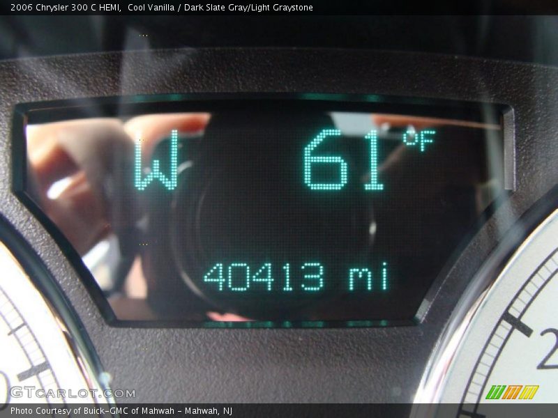 Cool Vanilla / Dark Slate Gray/Light Graystone 2006 Chrysler 300 C HEMI