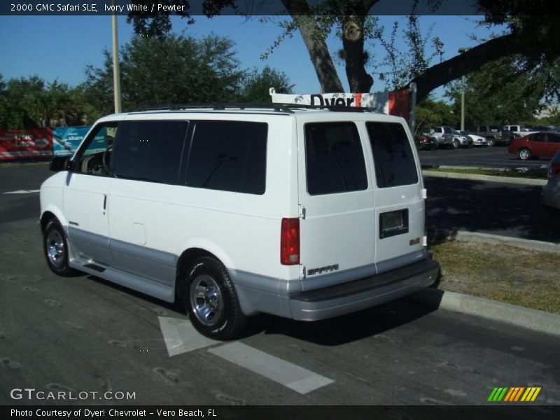 Ivory White / Pewter 2000 GMC Safari SLE