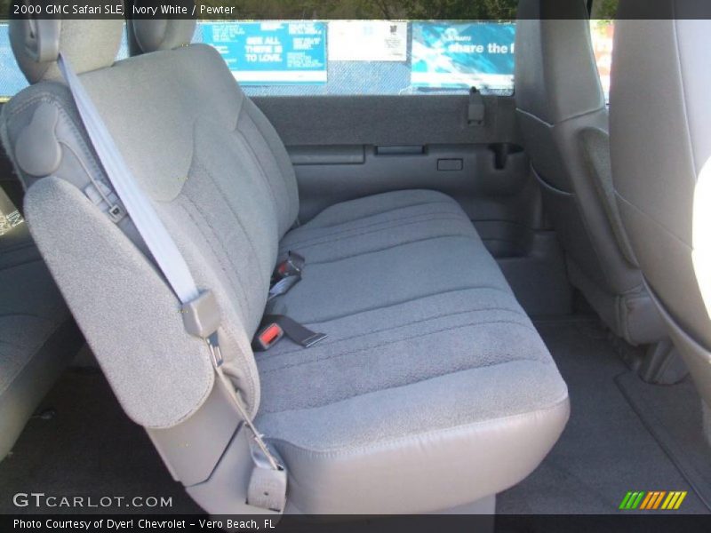Ivory White / Pewter 2000 GMC Safari SLE