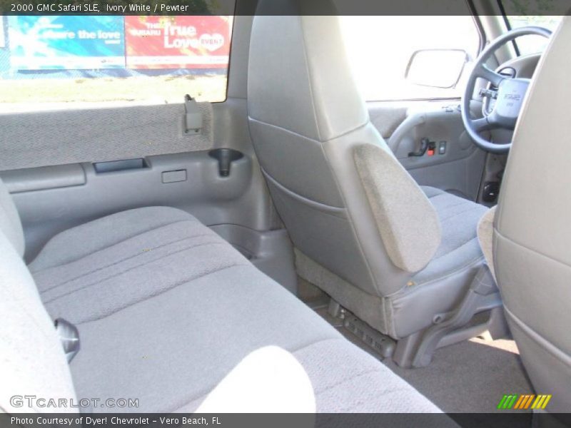 Ivory White / Pewter 2000 GMC Safari SLE