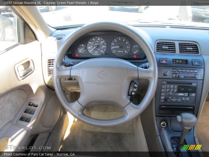 Cypress Green Pearl Metallic / Beige 1997 Nissan Maxima SE