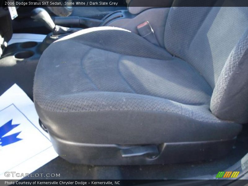 Stone White / Dark Slate Grey 2006 Dodge Stratus SXT Sedan