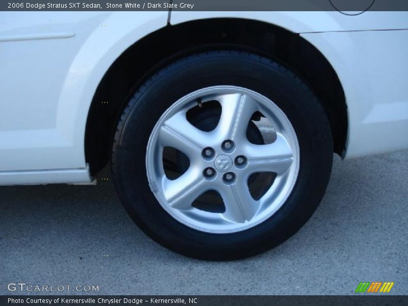 Stone White / Dark Slate Grey 2006 Dodge Stratus SXT Sedan