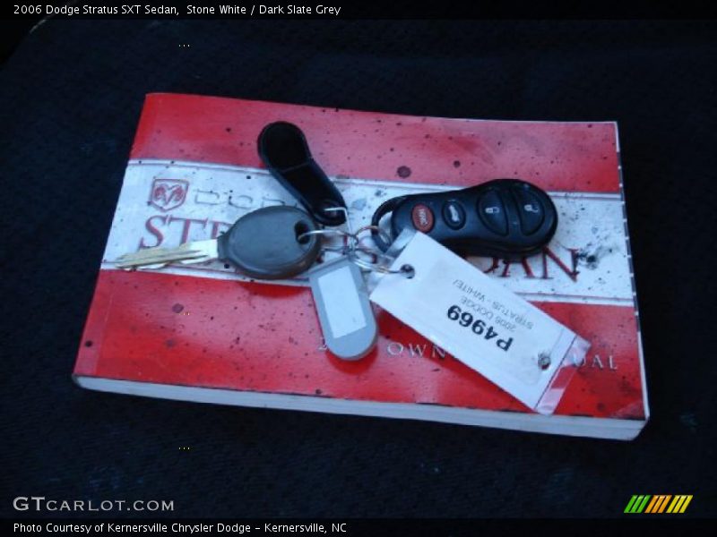 Stone White / Dark Slate Grey 2006 Dodge Stratus SXT Sedan