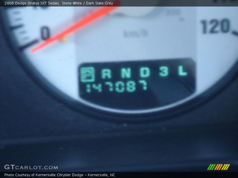 Stone White / Dark Slate Grey 2006 Dodge Stratus SXT Sedan