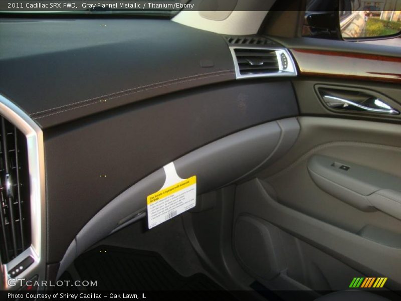 Gray Flannel Metallic / Titanium/Ebony 2011 Cadillac SRX FWD