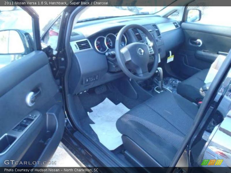Super Black / Charcoal 2011 Nissan Versa 1.8 SL Hatchback