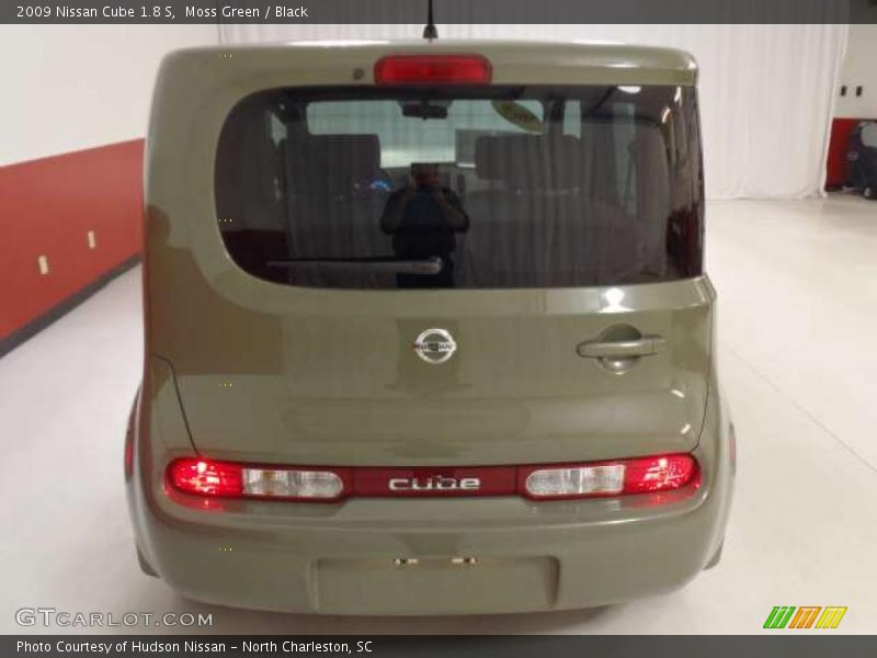 Moss Green / Black 2009 Nissan Cube 1.8 S