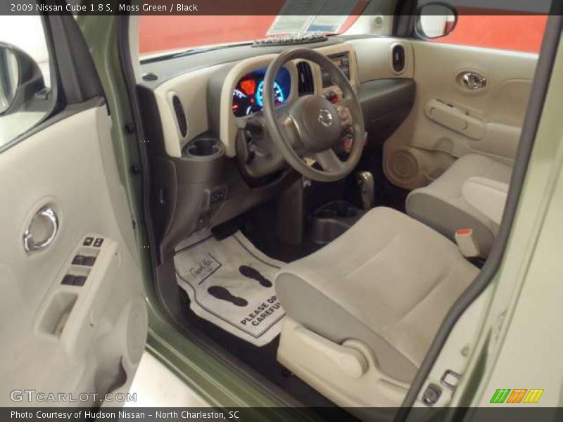 Moss Green / Black 2009 Nissan Cube 1.8 S