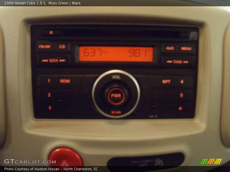 Moss Green / Black 2009 Nissan Cube 1.8 S