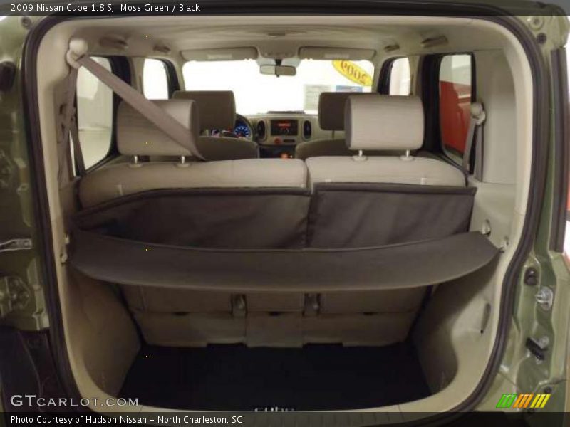 Moss Green / Black 2009 Nissan Cube 1.8 S