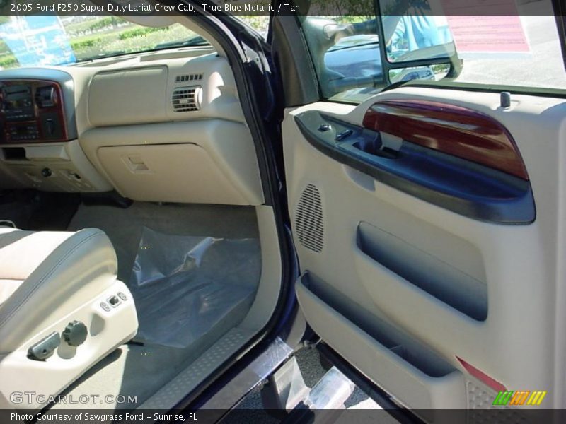 True Blue Metallic / Tan 2005 Ford F250 Super Duty Lariat Crew Cab