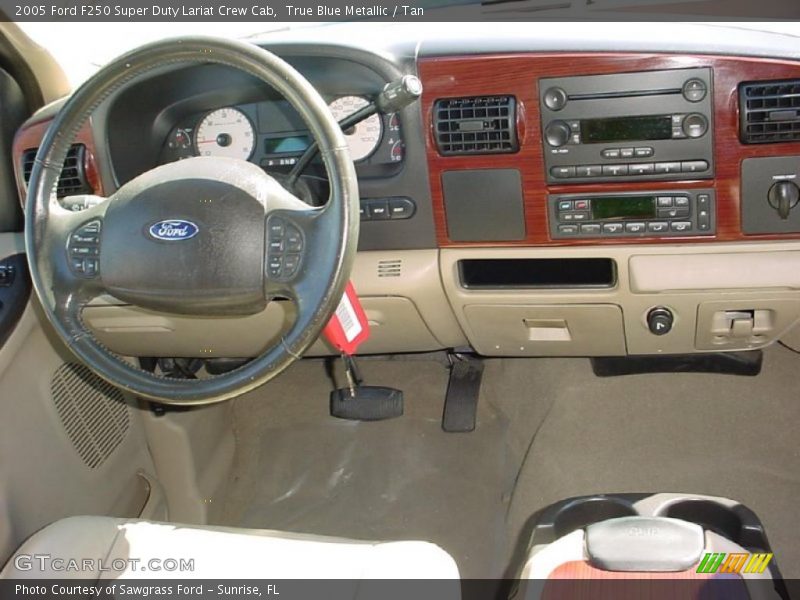 Dashboard of 2005 F250 Super Duty Lariat Crew Cab