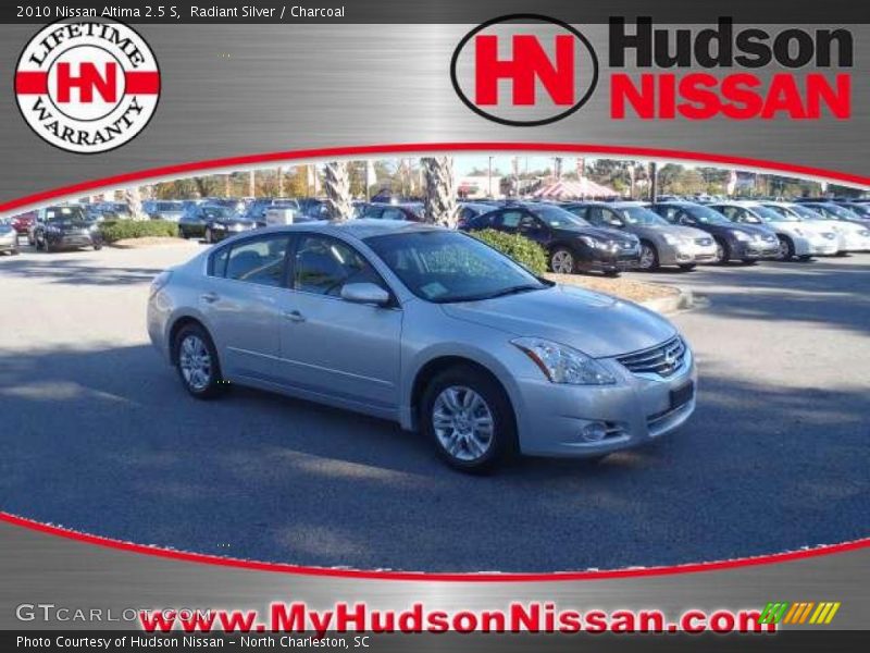 Radiant Silver / Charcoal 2010 Nissan Altima 2.5 S