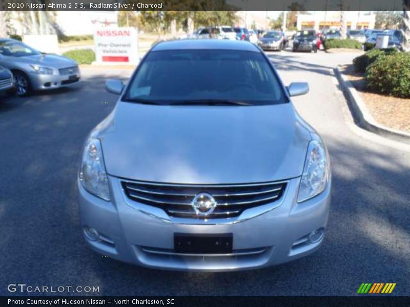 Radiant Silver / Charcoal 2010 Nissan Altima 2.5 S