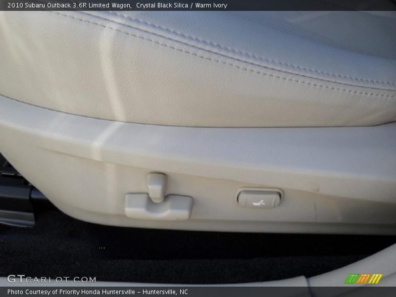 Crystal Black Silica / Warm Ivory 2010 Subaru Outback 3.6R Limited Wagon