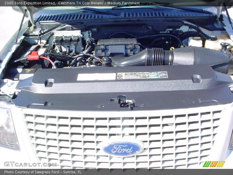  2005 Expedition Limited Engine - 5.4 Liter SOHC 24V VVT Triton V8