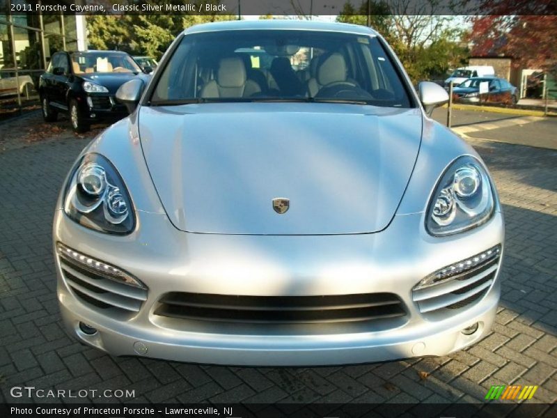 Classic Silver Metallic / Black 2011 Porsche Cayenne