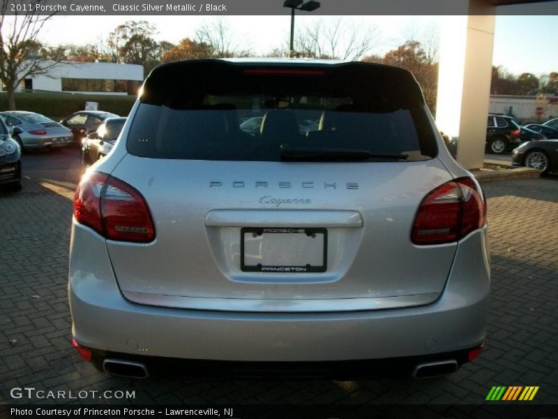 Classic Silver Metallic / Black 2011 Porsche Cayenne