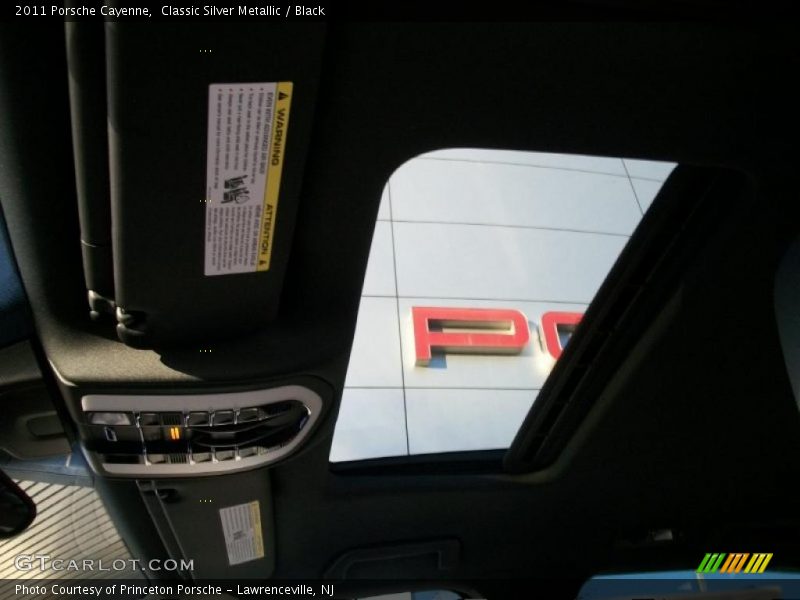 Classic Silver Metallic / Black 2011 Porsche Cayenne